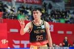 庞峥麟出战32分钟 12中5&三分6中4拿到15分3板4助 出现4失误